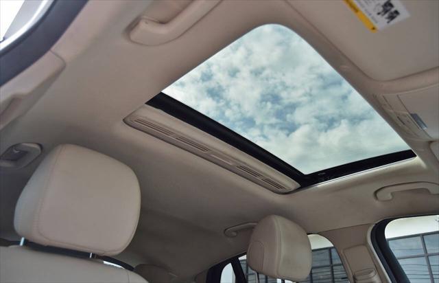 Photo of 2020 White Mercedes-Benz GLC 300