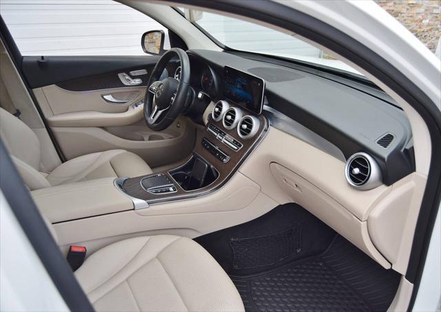 Photo of 2020 White Mercedes-Benz GLC 300