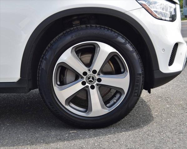 Photo of 2020 White Mercedes-Benz GLC 300