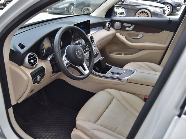 Photo of 2020 White Mercedes-Benz GLC 300