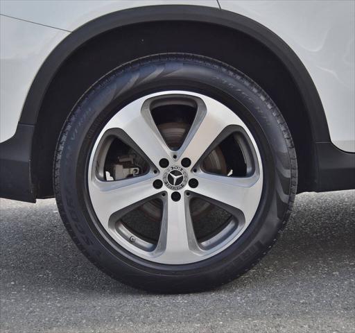 Photo of 2020 White Mercedes-Benz GLC 300