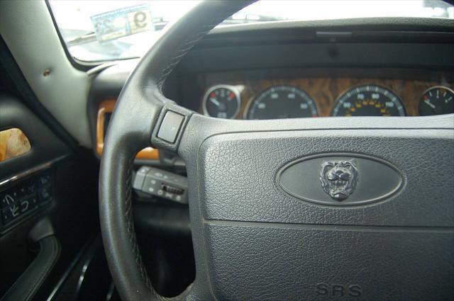 Photo of 1995 White Jaguar XJS