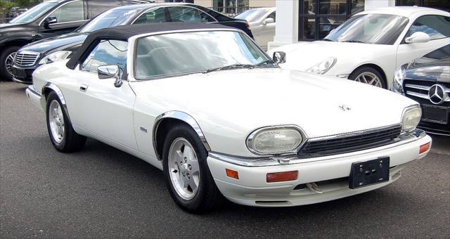 Photo of 1995 White Jaguar XJS