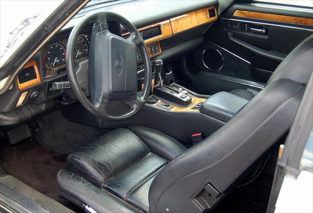 Photo of 1995 White Jaguar XJS
