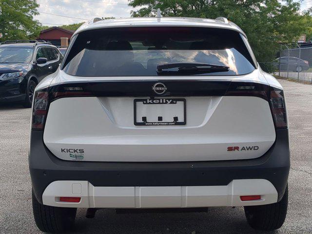 Photo of 2025 Aspen White Tricoat Nissan Kicks