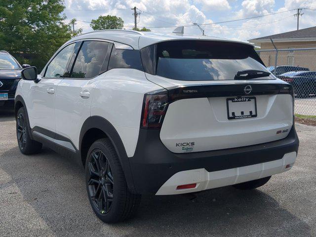 Photo of 2025 Aspen White Tricoat Nissan Kicks