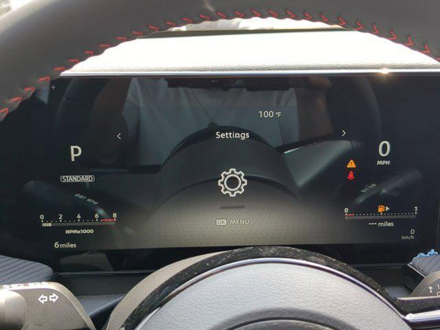 Photo of 2025 Aspen White Tricoat Nissan Kicks