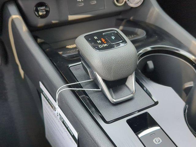 Photo of 2026 Everest White Pearl Tricoat Nissan Rogue
