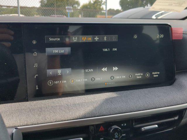 Photo of 2025 Super Black Nissan Kicks