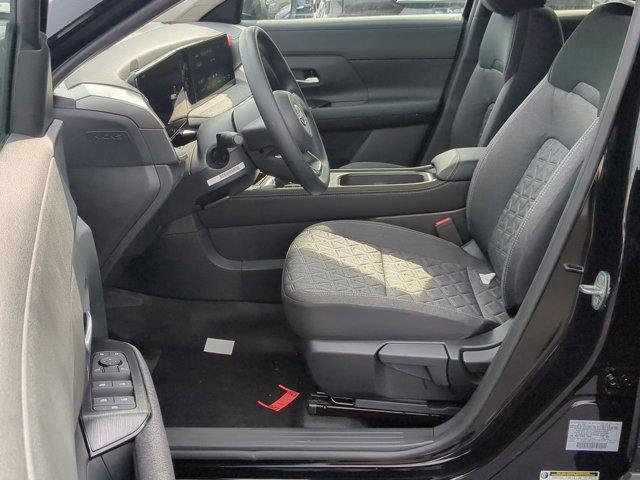 Photo of 2025 Super Black Nissan Kicks