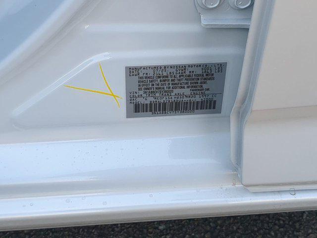 Photo of 2025 Aspen White Tricoat Nissan Sentra