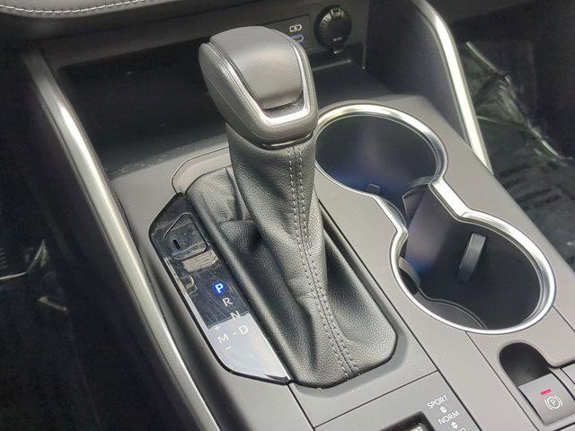 Photo of 2022 Magnetic Gray Metallic Toyota Highlander