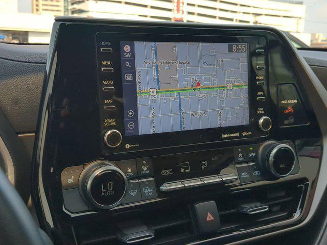 Photo of 2022 Magnetic Gray Metallic Toyota Highlander