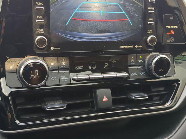 Photo of 2022 Magnetic Gray Metallic Toyota Highlander