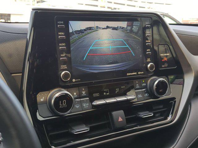 Photo of 2022 Magnetic Gray Metallic Toyota Highlander