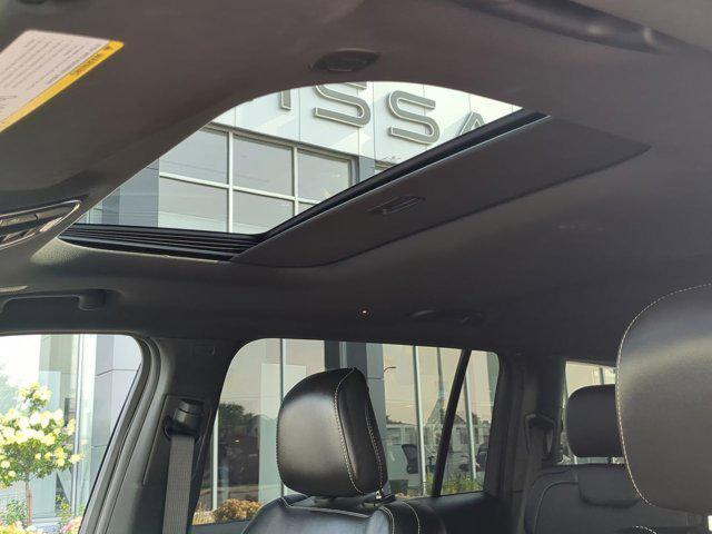 Photo of 2021 Silver Zynith Jeep Grand Cherokee L