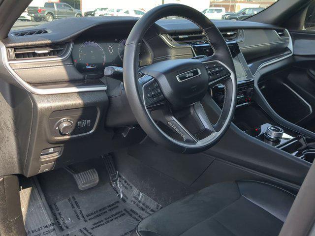 Photo of 2021 Silver Zynith Jeep Grand Cherokee L