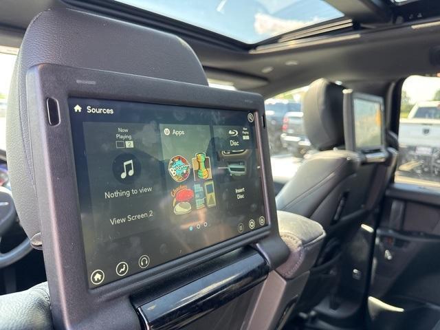 Photo of 2021 Brilliant Black Crystal Pearlcoat Chrysler Pacifica