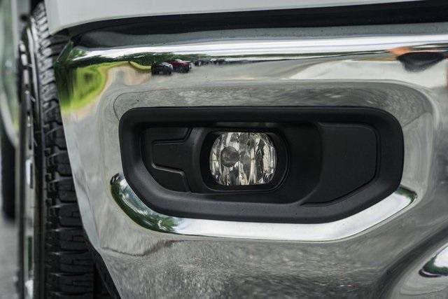 Photo of 2022 Bright White Clearcoat RAM 1500