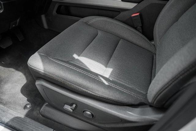 Photo of 2022 Bright White Clearcoat RAM 1500