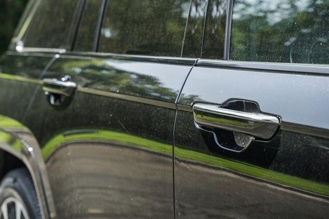 Photo of 2023 Diamond Black Jeep Grand Cherokee