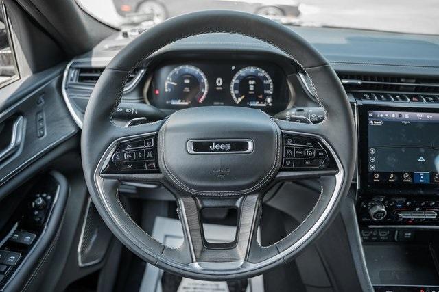 Photo of 2023 Diamond Black Jeep Grand Cherokee