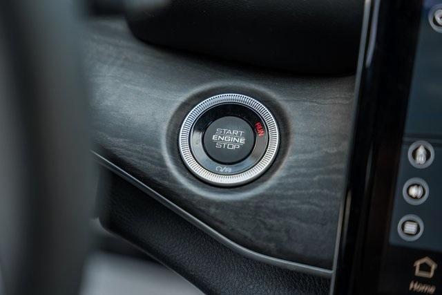Photo of 2023 Diamond Black Jeep Grand Cherokee