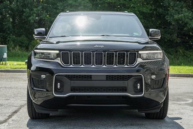 Photo of 2023 Diamond Black Jeep Grand Cherokee