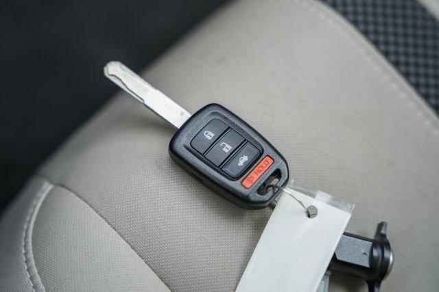 Photo of 2019 White Orchid Pearl Honda Civic
