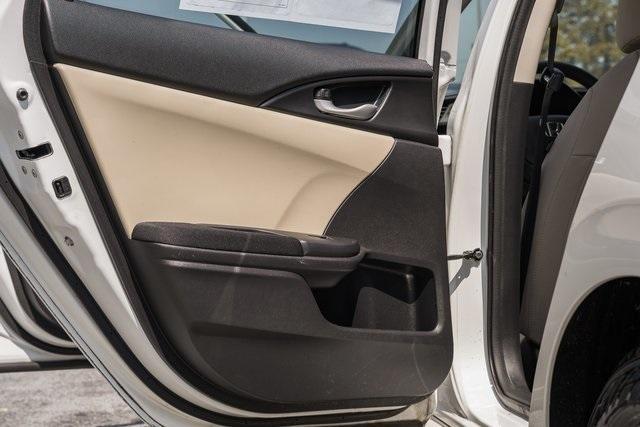 Photo of 2019 White Orchid Pearl Honda Civic