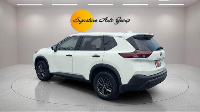 Photo of 2021 Glacier White Nissan Rogue