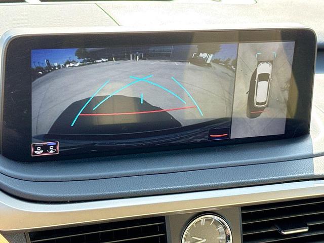 Photo of 2022 Eminent White Pearl Lexus RX 350