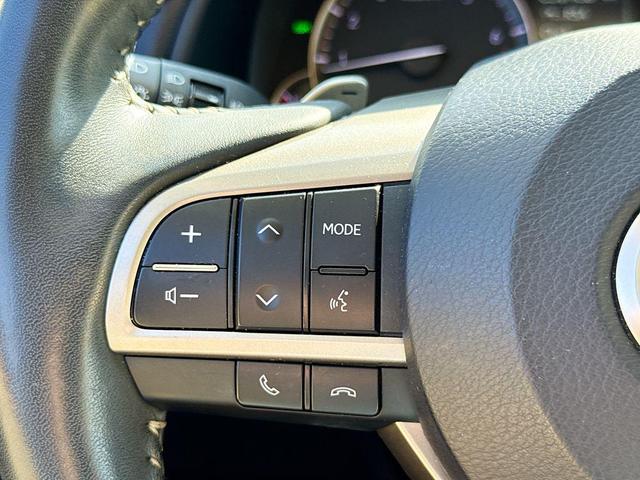 Photo of 2022 Eminent White Pearl Lexus RX 350