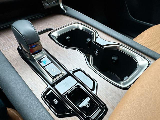 Photo of 2024 Iridium Lexus RX 350