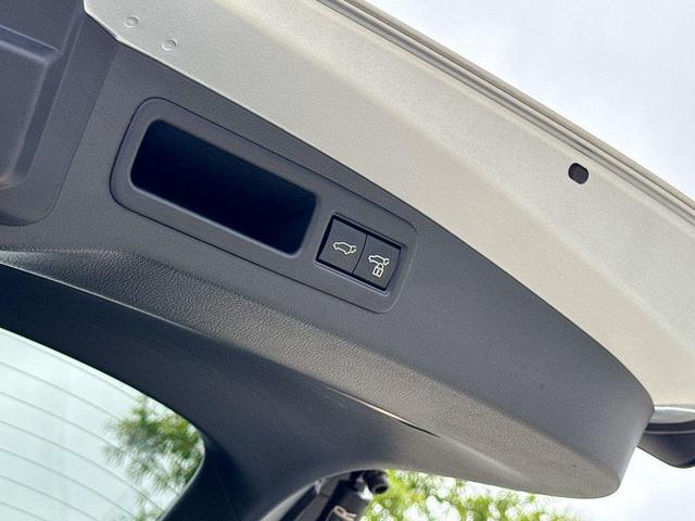 Photo of 2024 Iridium Lexus RX 350