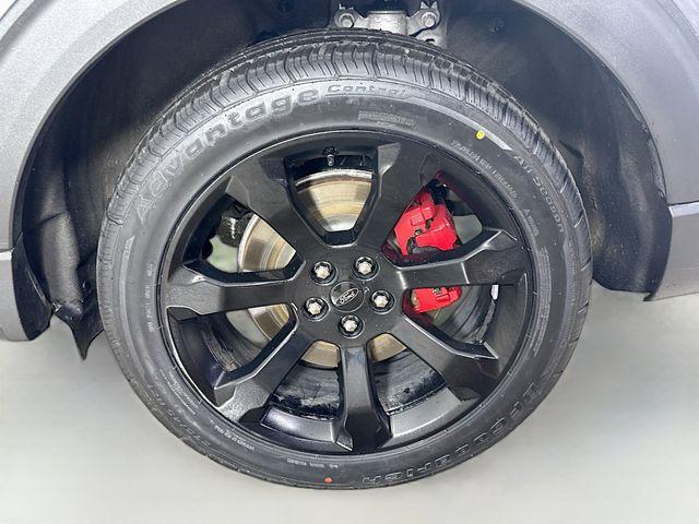 Photo of 2022 Carbonized Gray Metallic Ford Explorer
