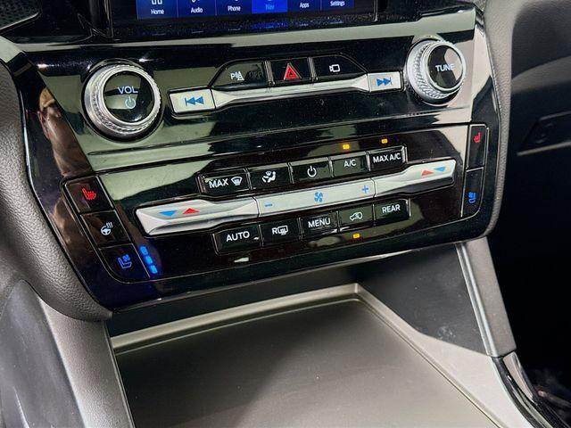 Photo of 2022 Carbonized Gray Metallic Ford Explorer