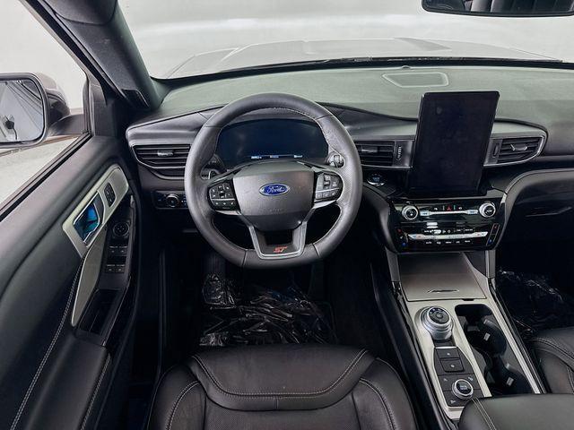 Photo of 2022 Carbonized Gray Metallic Ford Explorer