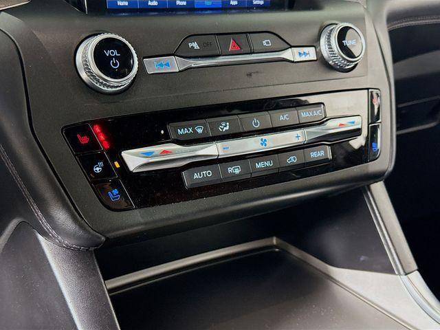 Photo of 2020 Black Ford Explorer