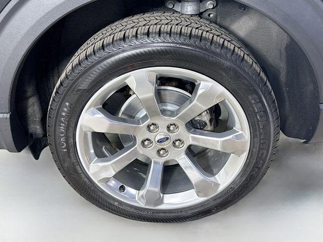 Photo of 2020 Black Ford Explorer