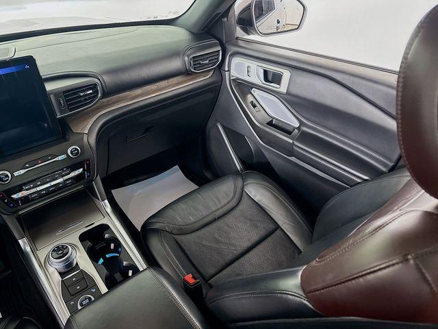 Photo of 2020 Black Ford Explorer