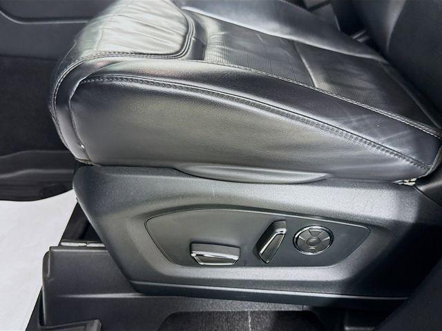 Photo of 2020 Black Ford Explorer