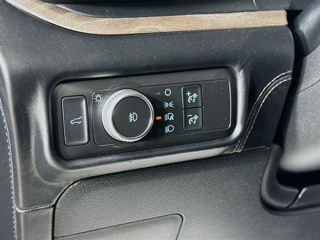 Photo of 2020 Black Ford Explorer