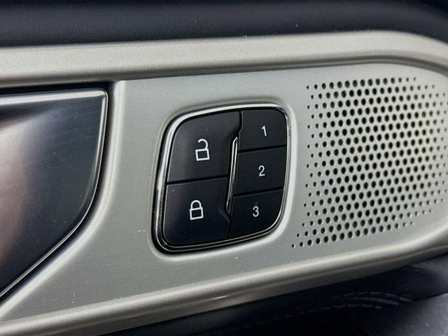 Photo of 2020 Black Ford Explorer