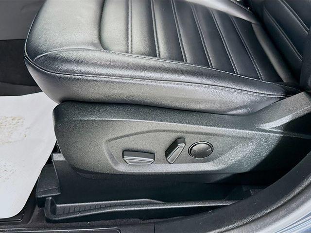 Photo of 2022 Stone Blue Metallic Ford Edge