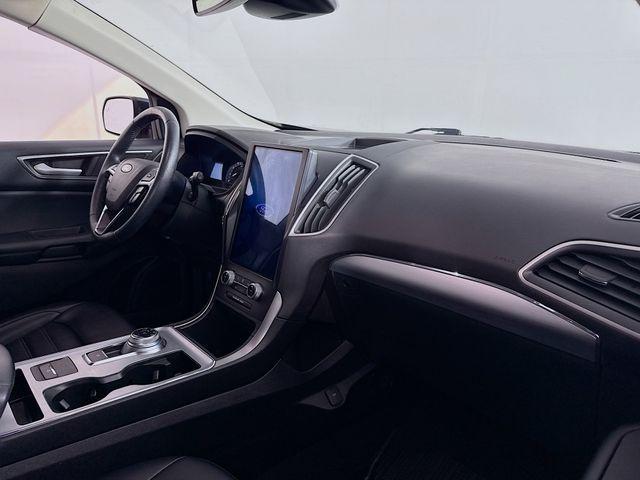 Photo of 2022 Stone Blue Metallic Ford Edge