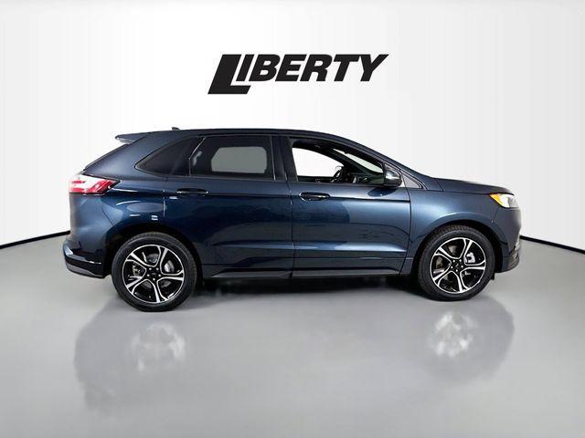 Photo of 2022 Stone Blue Metallic Ford Edge
