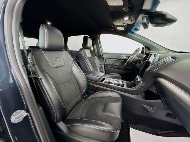 Photo of 2022 Stone Blue Metallic Ford Edge