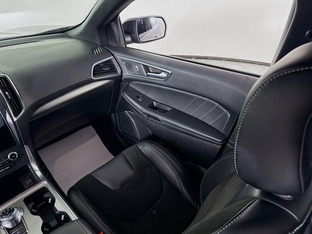 Photo of 2022 Stone Blue Metallic Ford Edge