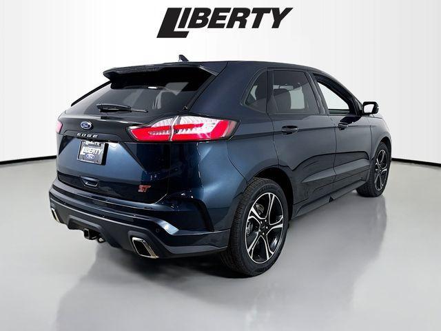 Photo of 2022 Stone Blue Metallic Ford Edge